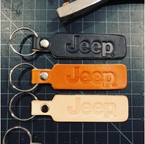 Portachiavi in pelle con logo JEEP