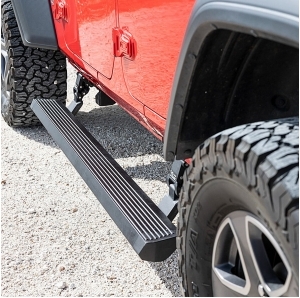 Pedane laterali automatiche Rough Country Power Running Boards per Jeep Wrangler JLU 4 porte