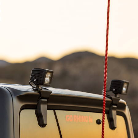 Staffe GoRhino per installazione 2 faretti 3&Prime;x3&Prime; per Jeep Wrangler JL e JLU dal 2019 in poi