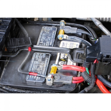 Terminali per batteria Quadratec per Jeep CJ, Wrangler YJ, TJ e Cherokee XJ