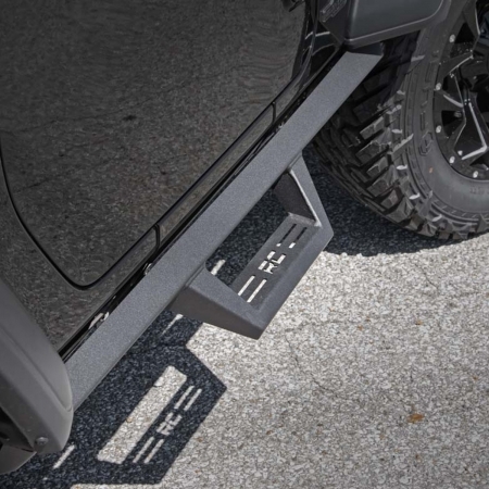 Pedane laterali Rough Country Drop Step per Jeep Wrangler JL 2 porte dal 2019 in poi