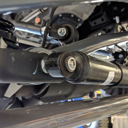 Rilocatore ammortizzatore di sterzo Synergy per Jeep Wrangler JL e Gladiator JT con kit tiranteria di sterzo Synergy