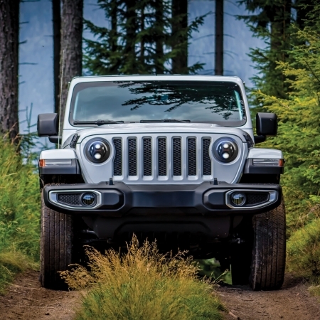 Fari anteriori J.W. Speaker 8700 Evolution J2 con kit di montaggio per Jeep Wrangler JL e Gladiator JT dal 2019 in poi