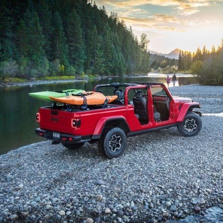 Barre trasversali Mopar per cassone Jeep Gladiator JT con Trail Rail Cargo Management System