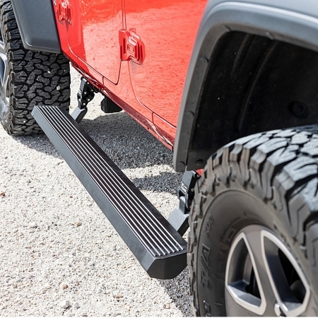 Pedane laterali automatiche Rough Country Power Running Boards per Jeep Wrangler JLU 4 porte