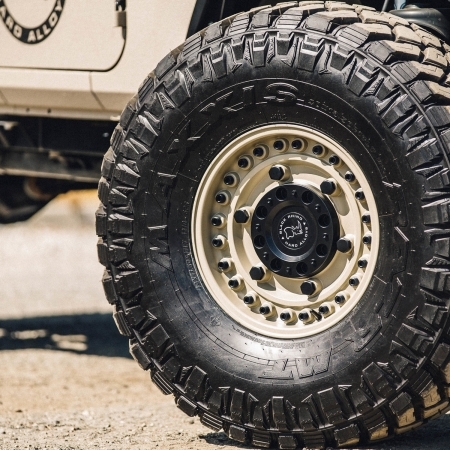 Cerchio in lega Black Rhino Hard Alloys Armory Desert 20x12