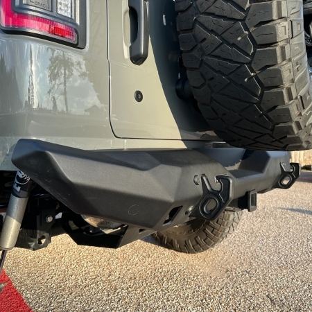 Paraurti Posteriore Rival Stubby in Alluminio per Jeep Wrangler JL e JLU dal 2019 in poi