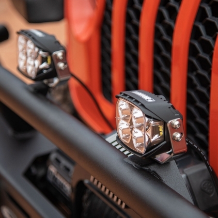 Fari ausiliar Carnivore J-Series con retroilluminazione ambra