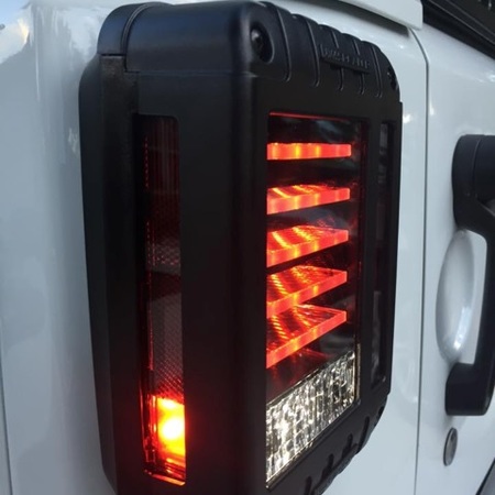 Fari posteriori a LED J.W. Speaker per Wrangler JK