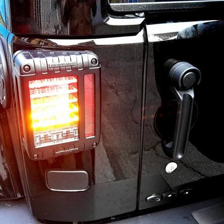 Fari posteriori a LED J.W. Speaker per Wrangler JK